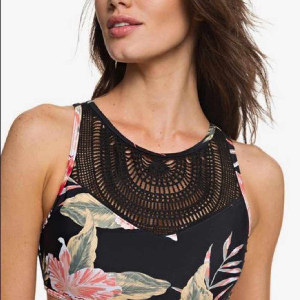 ROXY Sea Lovers Crochet Crop Top Swim NWOT Med